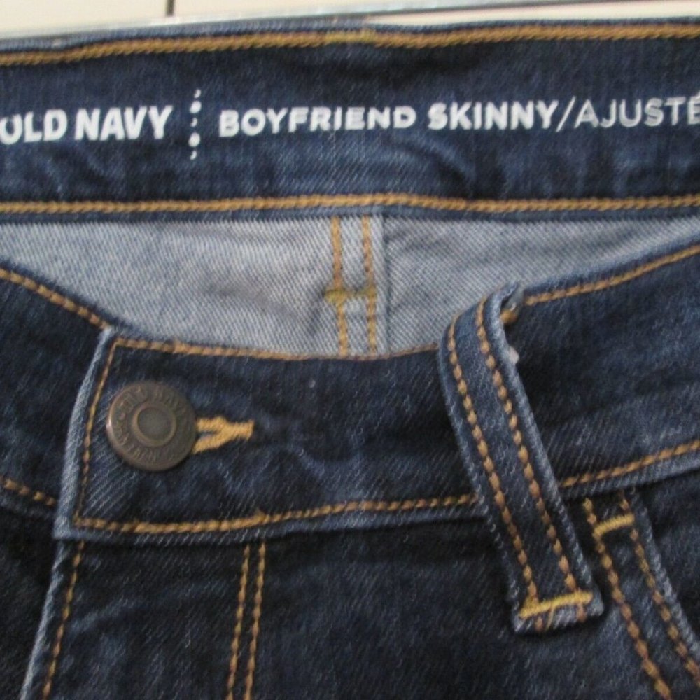 Old Navy Women's Long Boyfriend Shasta Skinny Jeans Size 8